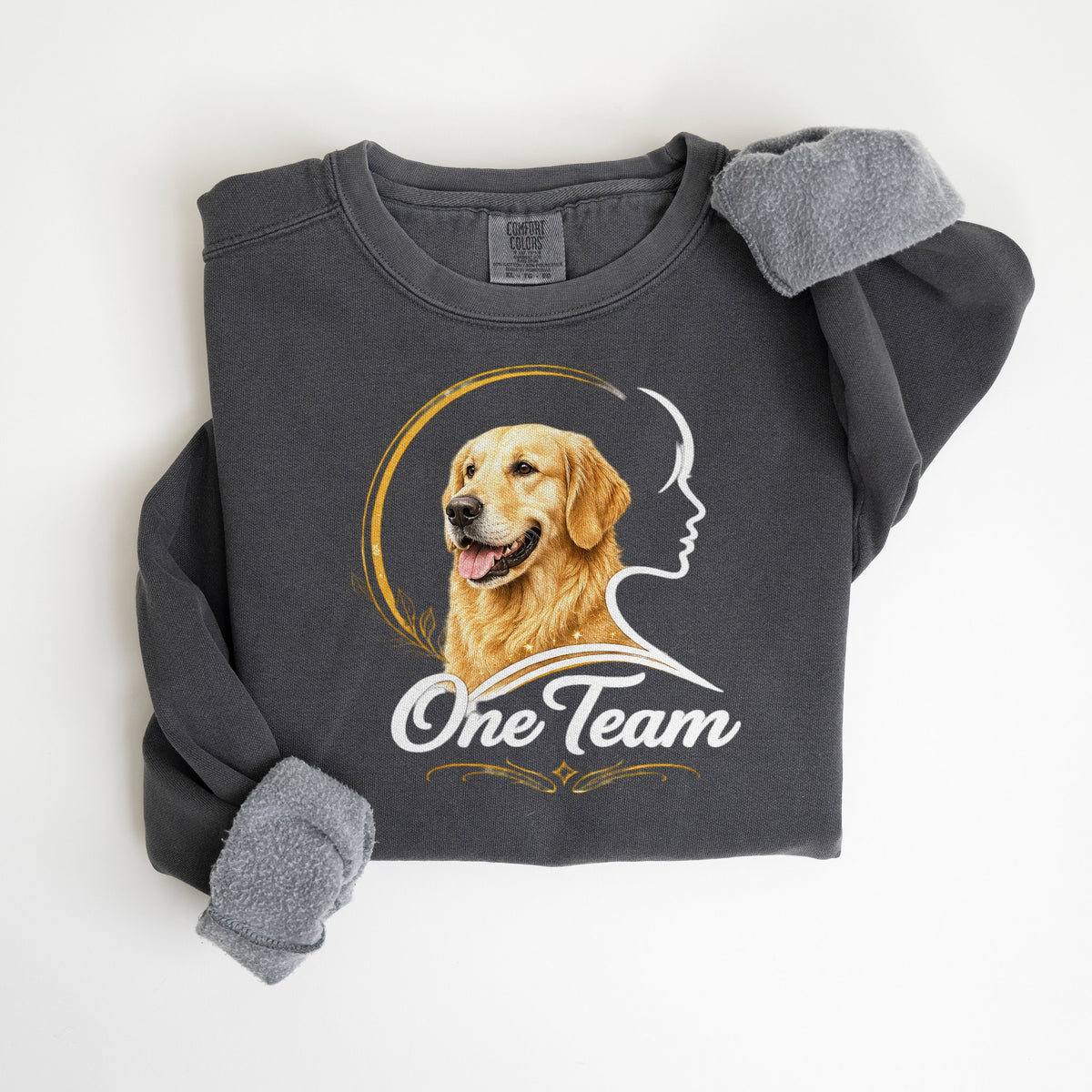 One Team - Golden Retriever - Comfort Colors crewneck in Pepper